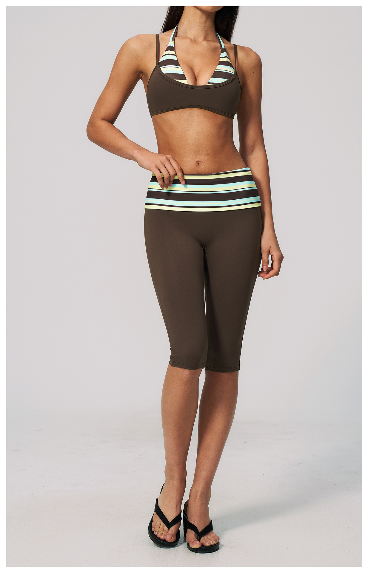Leggings Capri Rayés Élégants  - Yoga Fitness Club avis et prix